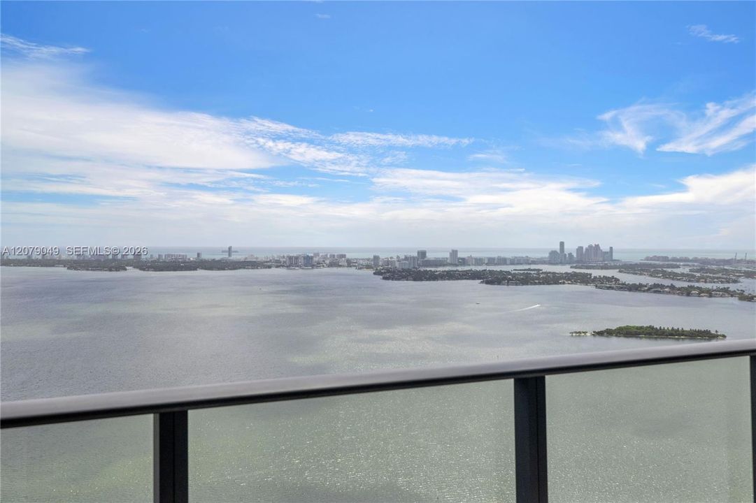 For Rent: $6,200 (2 beds, 2 baths, 1057 Square Feet)