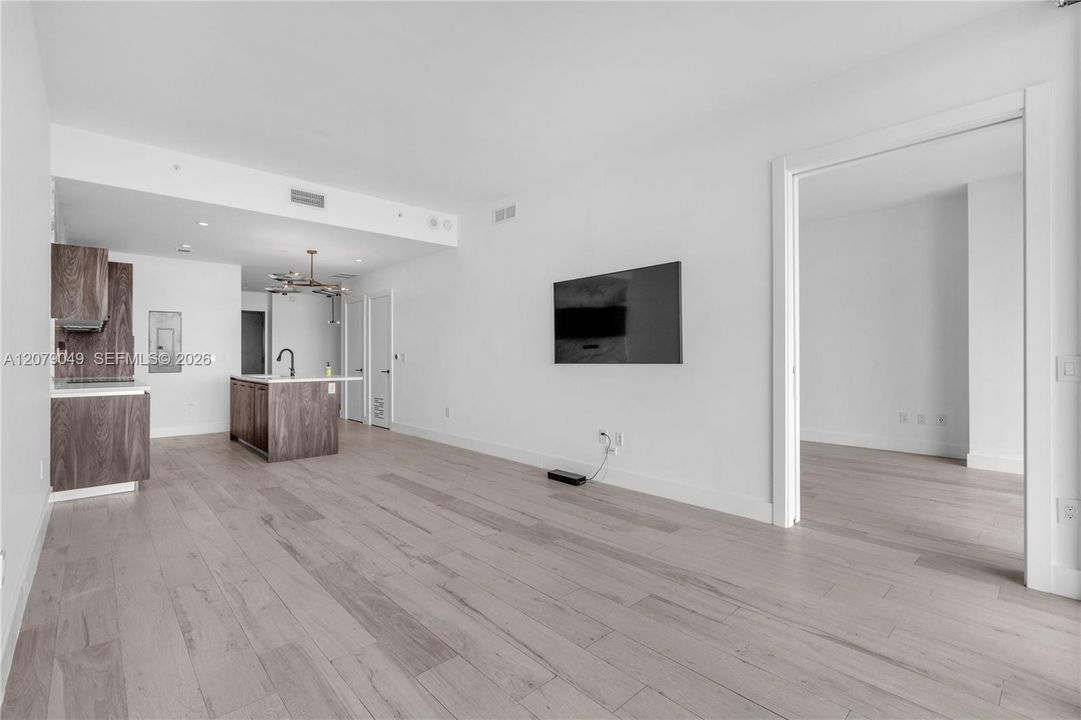 For Rent: $6,200 (2 beds, 2 baths, 1057 Square Feet)