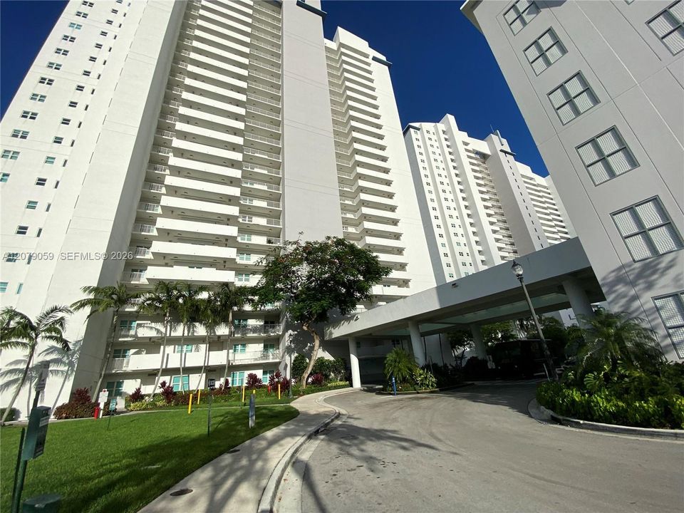En Renta: $3,300 (2 camas, 2 baños, 1834 Pies cuadrados)