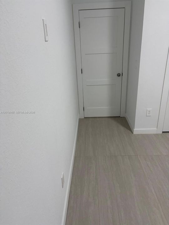 For Rent: $1,350 (1 beds, 1 baths, 1519 Square Feet)