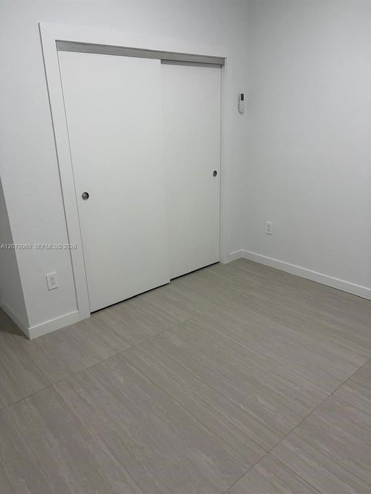For Rent: $1,350 (1 beds, 1 baths, 1519 Square Feet)
