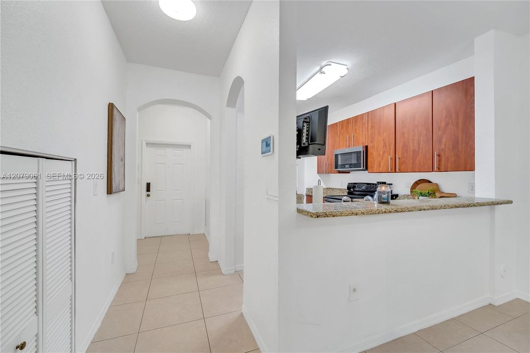 For Sale: $375,000 (3 beds, 2 baths, 1260 Square Feet)