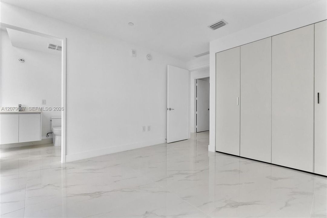 En Venta: $3,050,000 (4 camas, 5 baños, 2520 Pies cuadrados)