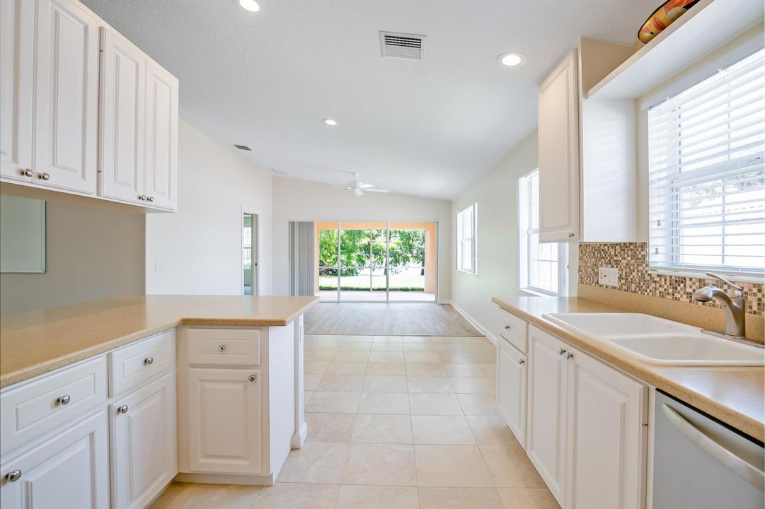 11320Pembroke-13