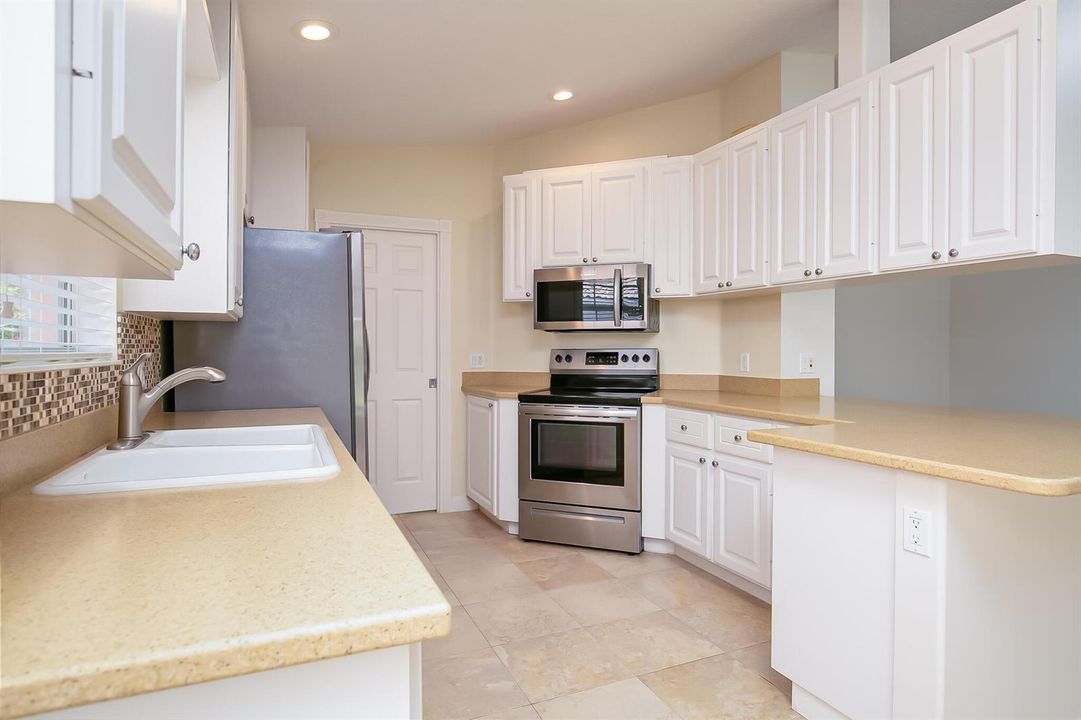 11320Pembroke-15