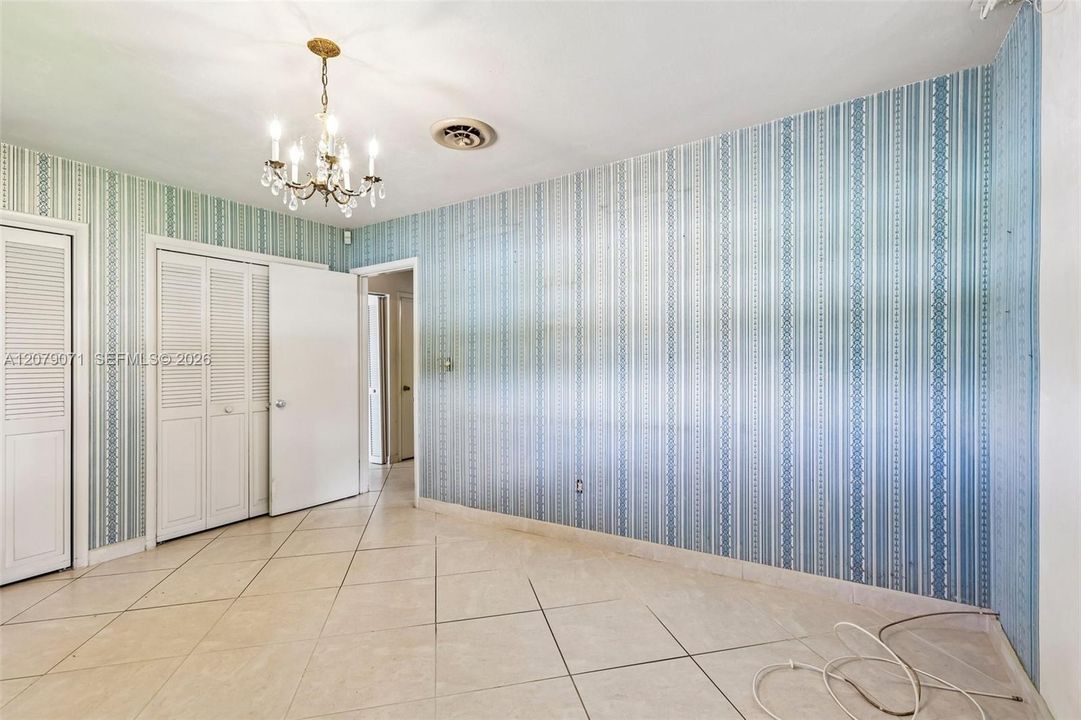 For Sale: $550,000 (2 beds, 1 baths, 1351 Square Feet)