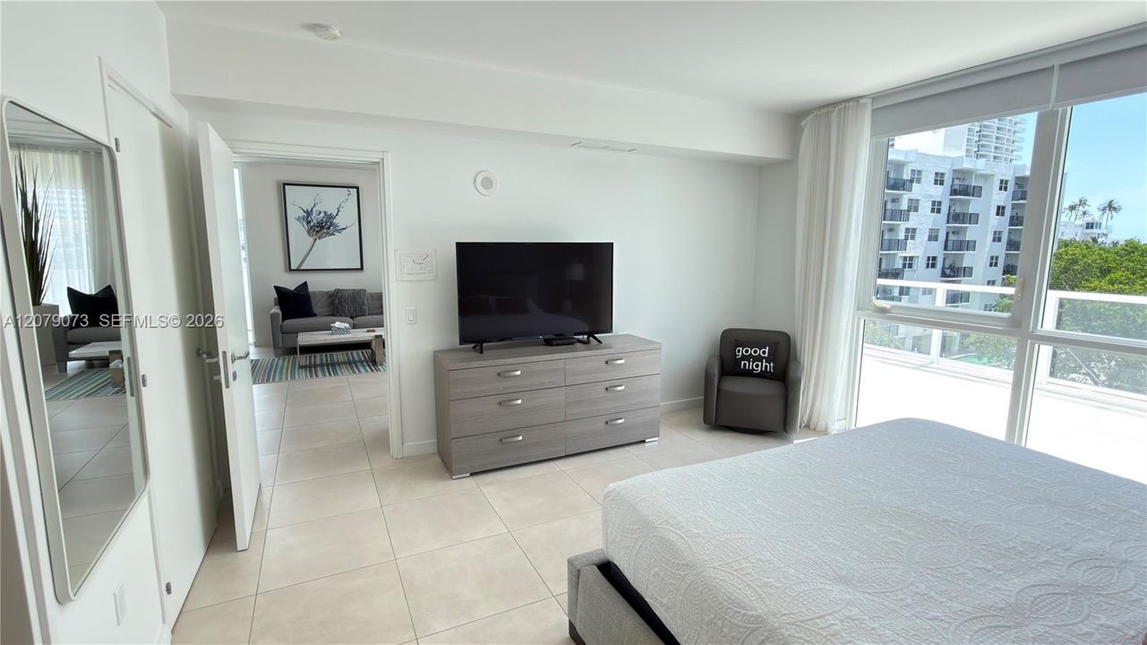 For Rent: $6,100 (3 beds, 2 baths, 1293 Square Feet)
