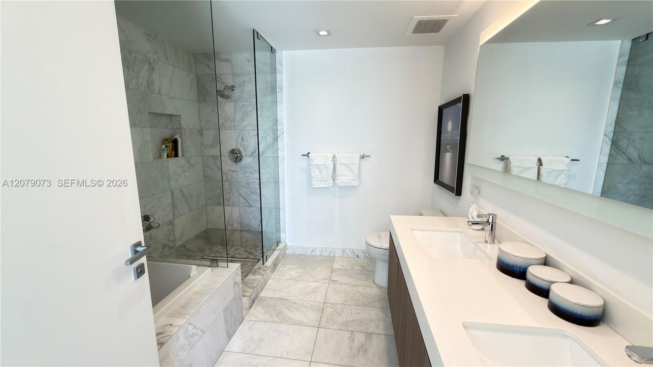 For Rent: $6,100 (3 beds, 2 baths, 1293 Square Feet)