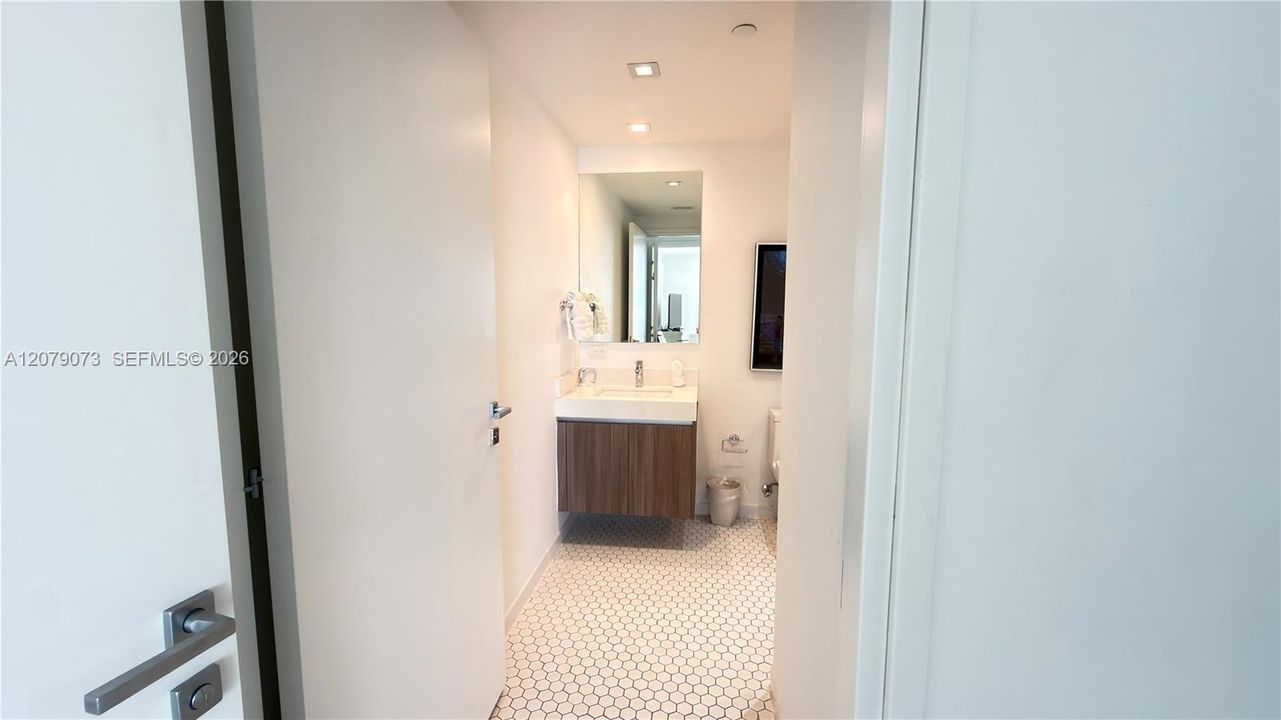 For Rent: $6,100 (3 beds, 2 baths, 1293 Square Feet)