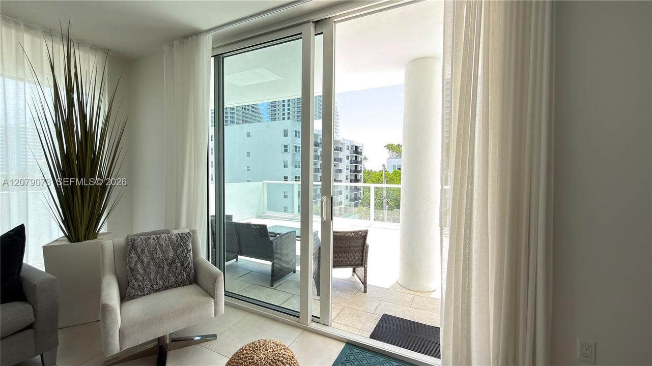 For Rent: $6,100 (3 beds, 2 baths, 1293 Square Feet)