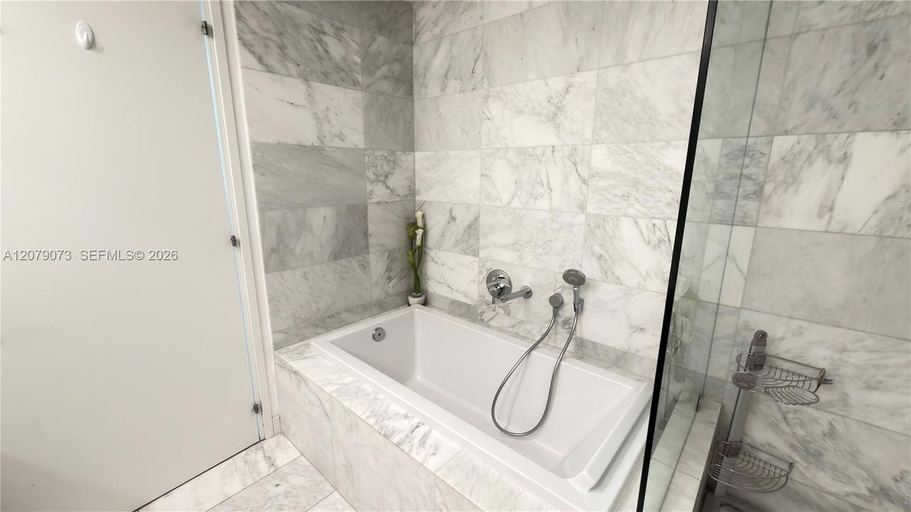 For Rent: $6,100 (3 beds, 2 baths, 1293 Square Feet)