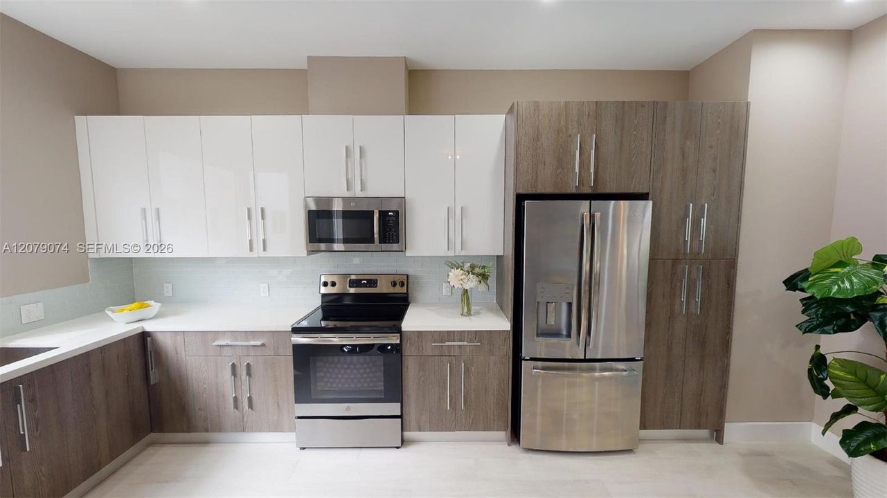 For Rent: $4,850 (3 beds, 3 baths, 1687 Square Feet)