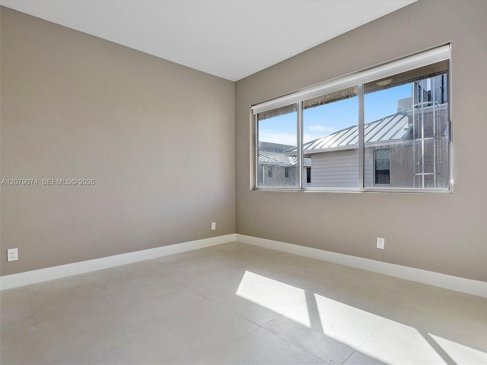 For Rent: $4,850 (3 beds, 3 baths, 1687 Square Feet)