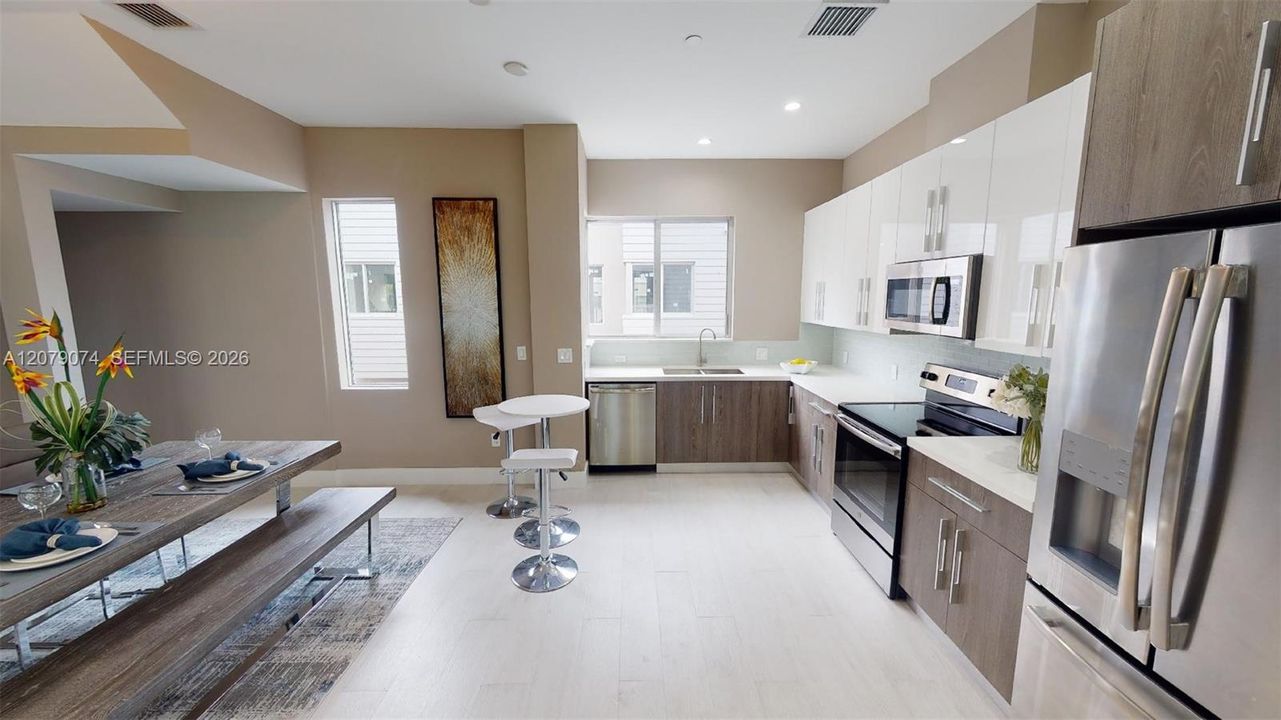 For Rent: $4,850 (3 beds, 3 baths, 1687 Square Feet)