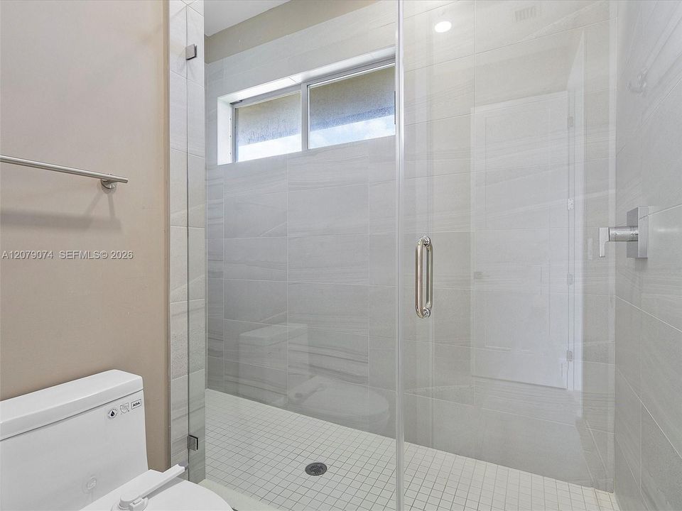 For Rent: $4,850 (3 beds, 3 baths, 1687 Square Feet)