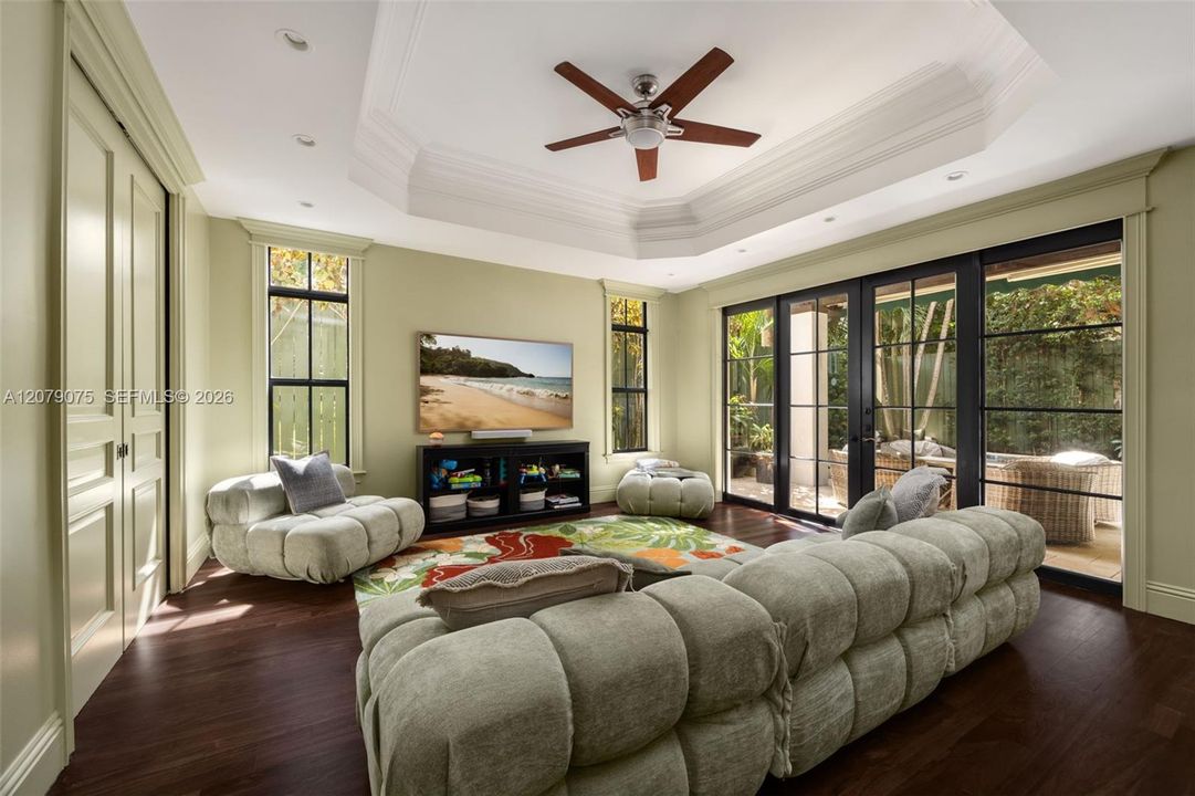 For Sale: $3,495,000 (4 beds, 4 baths, 3357 Square Feet)