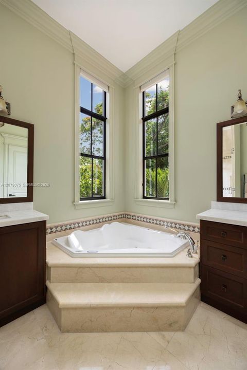 For Sale: $3,495,000 (4 beds, 4 baths, 3357 Square Feet)