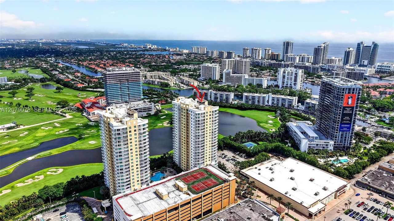 For Sale: $350,000 (2 beds, 2 baths, 1081 Square Feet)