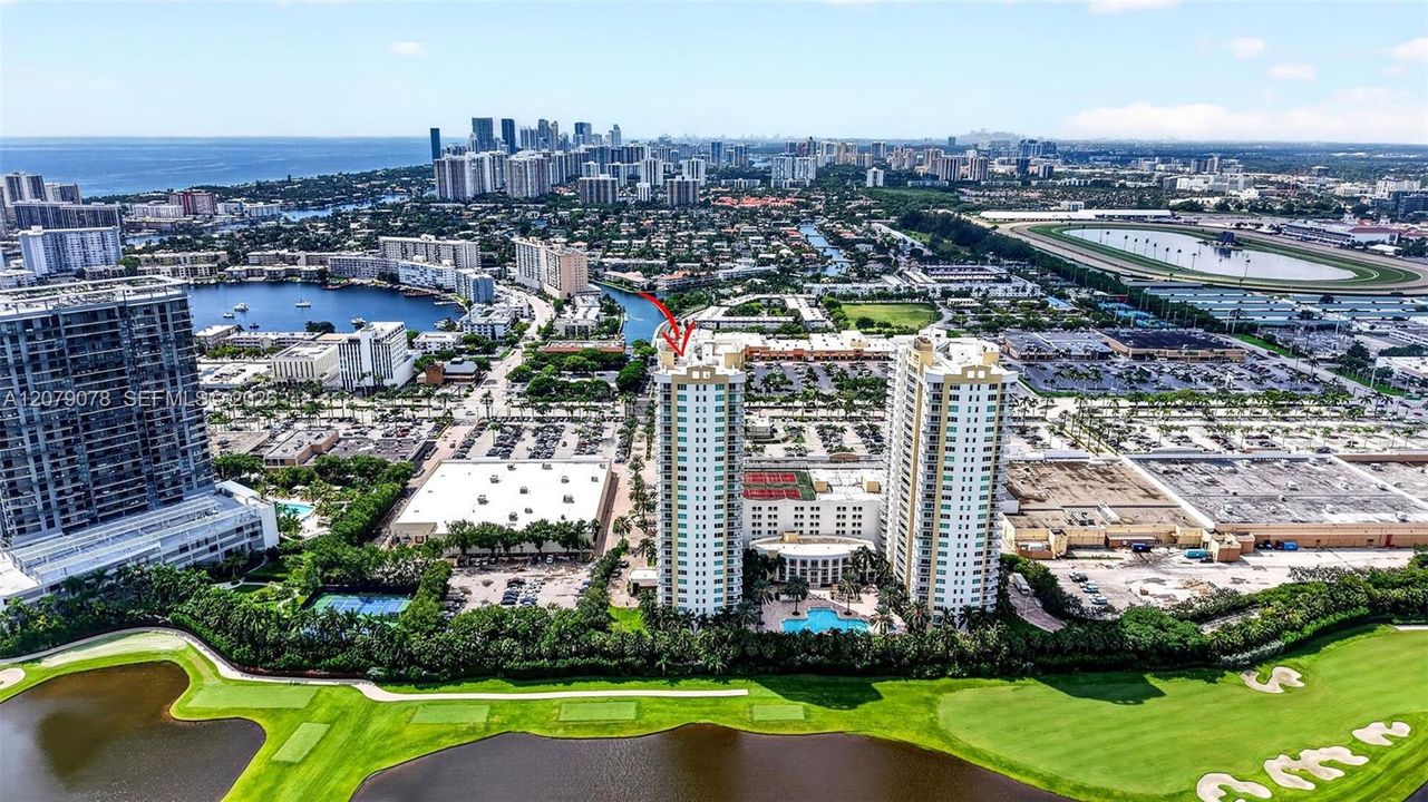 For Sale: $350,000 (2 beds, 2 baths, 1081 Square Feet)