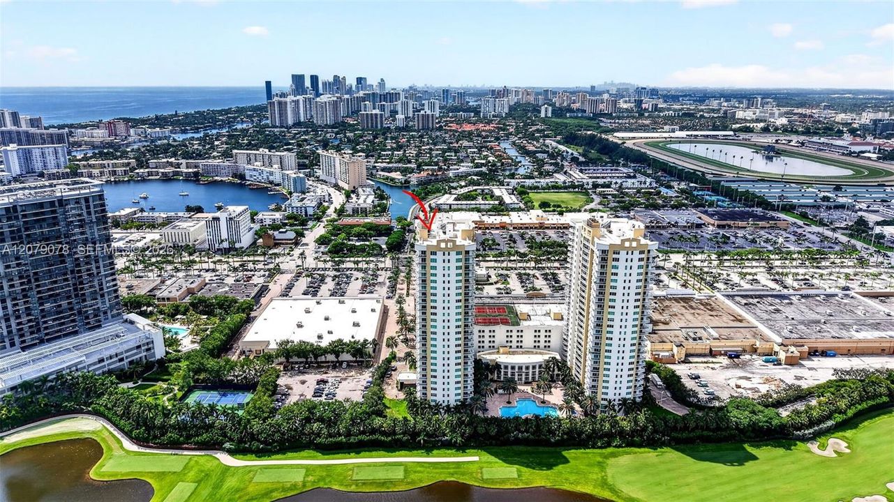 For Sale: $350,000 (2 beds, 2 baths, 1081 Square Feet)
