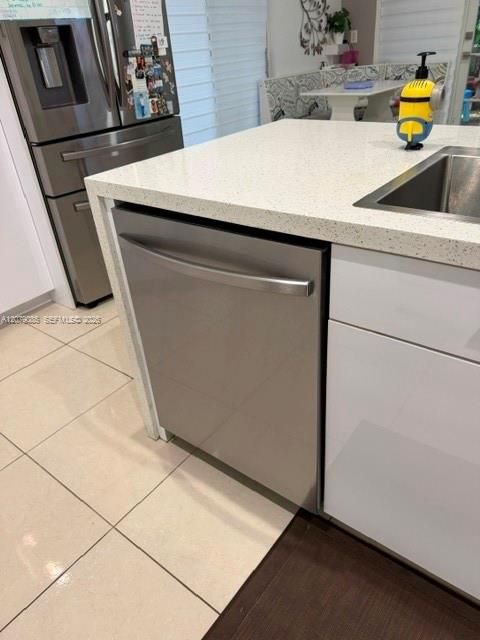 En Venta: $789,900 (3 camas, 2 baños, 1946 Pies cuadrados)