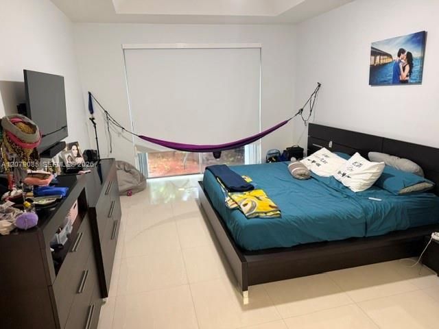En Venta: $789,900 (3 camas, 2 baños, 1946 Pies cuadrados)