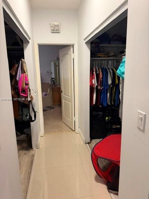 En Venta: $789,900 (3 camas, 2 baños, 1946 Pies cuadrados)