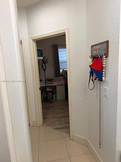 En Venta: $789,900 (3 camas, 2 baños, 1946 Pies cuadrados)