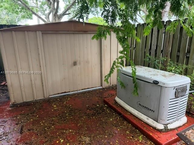 En Venta: $789,900 (3 camas, 2 baños, 1946 Pies cuadrados)