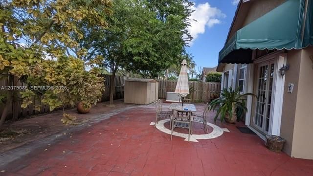 En Venta: $789,900 (3 camas, 2 baños, 1946 Pies cuadrados)