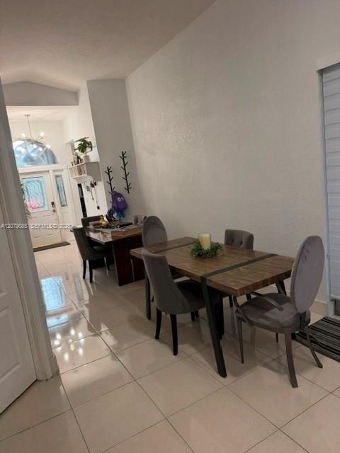 En Venta: $789,900 (3 camas, 2 baños, 1946 Pies cuadrados)