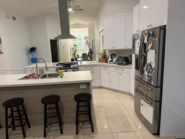 En Venta: $789,900 (3 camas, 2 baños, 1946 Pies cuadrados)