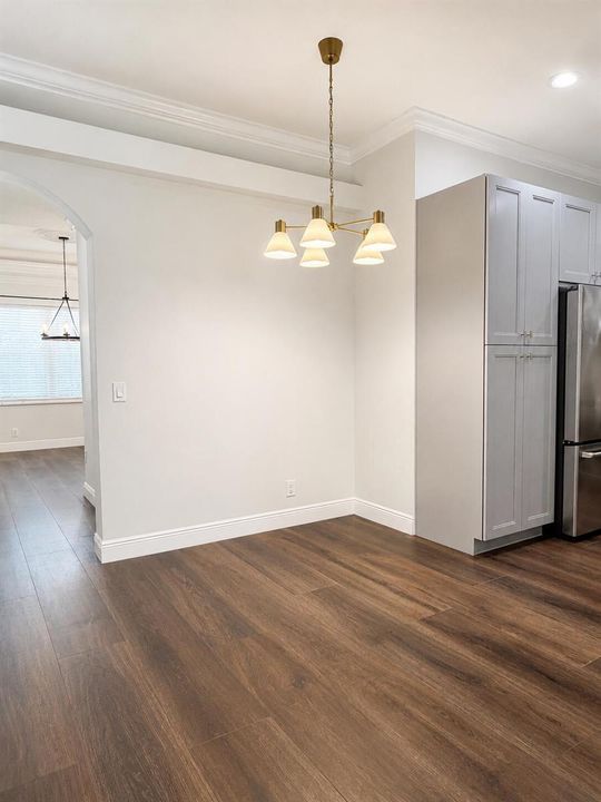 Eat In Kitchen