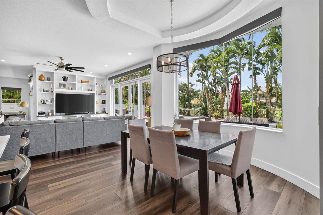 Eat-in Kitchen