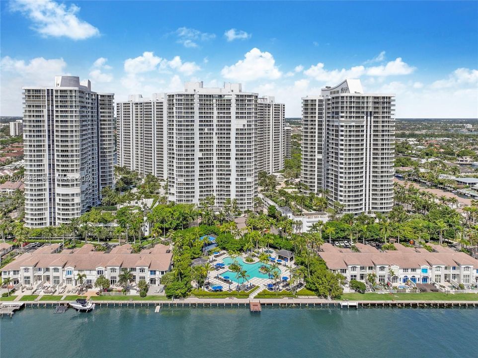 For Sale: $1,450,000 (3 beds, 3 baths, 2750 Square Feet)