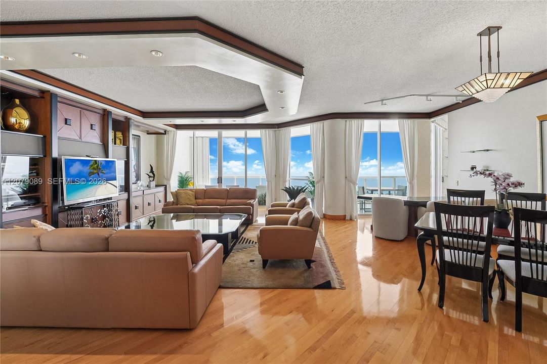 For Sale: $1,450,000 (3 beds, 3 baths, 2750 Square Feet)
