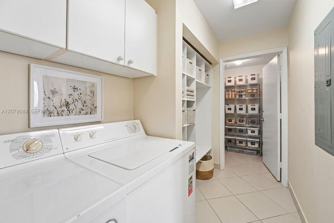 For Sale: $1,450,000 (3 beds, 3 baths, 2750 Square Feet)