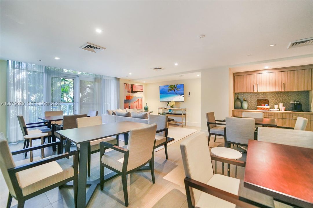 For Sale: $1,450,000 (3 beds, 3 baths, 2750 Square Feet)