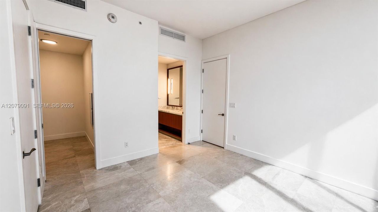 For Rent: $9,150 (2 beds, 2 baths, 1102 Square Feet)