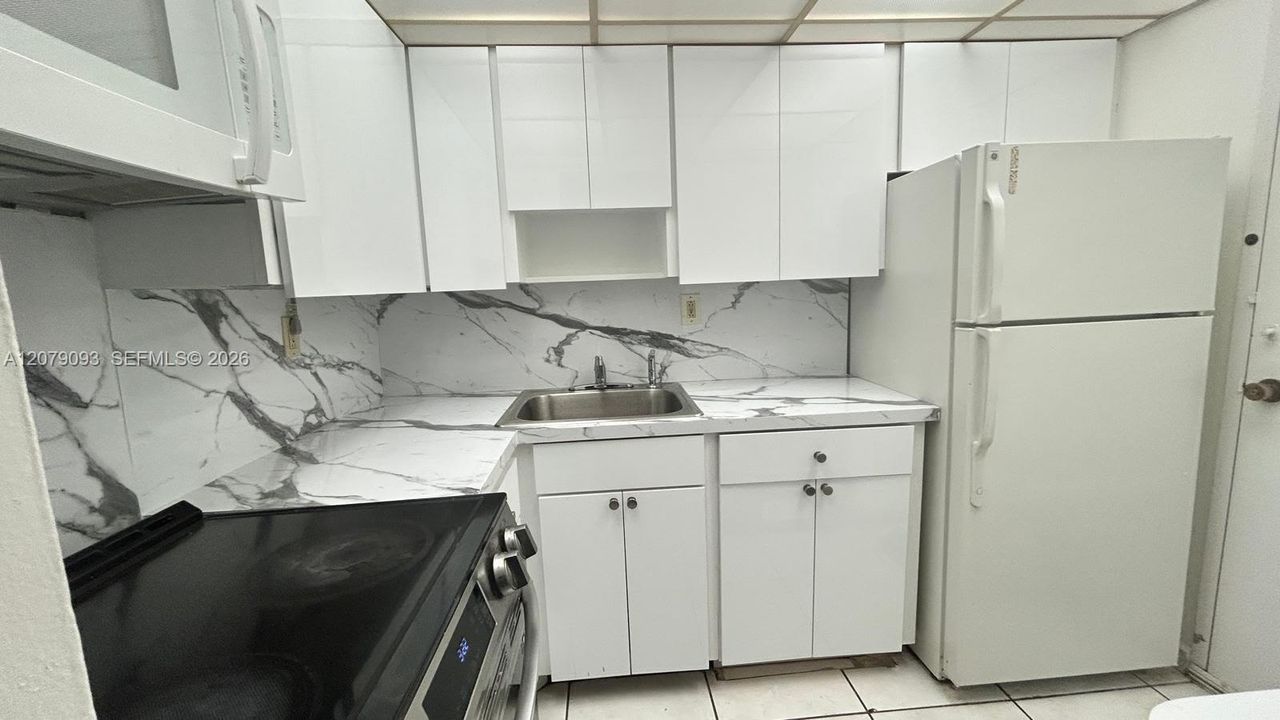 En Venta: $285,000 (0 camas, 1 baños, 566 Pies cuadrados)