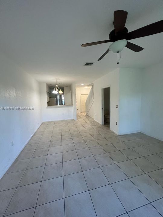 For Rent: $2,250 (2 beds, 2 baths, 1037 Square Feet)