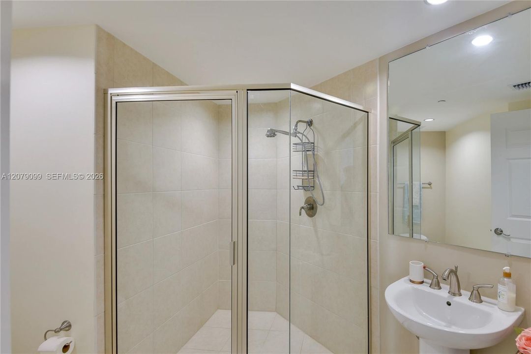 На продажу: $399,500 (3 спален, 3 ванн, 0 Квадратных фут)