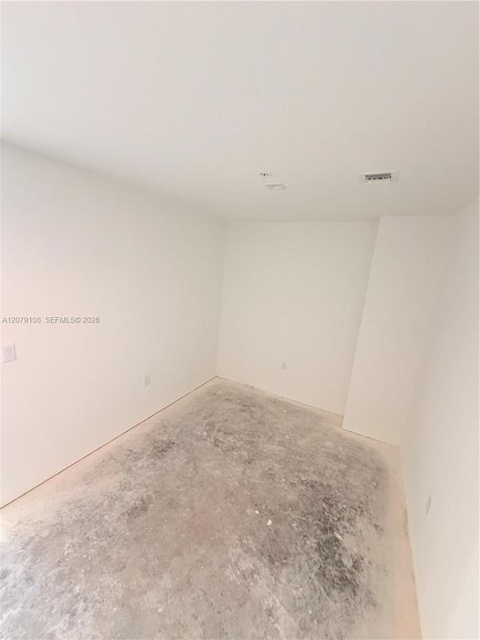 For Sale: $785,000 (1 beds, 1 baths, 894 Square Feet)