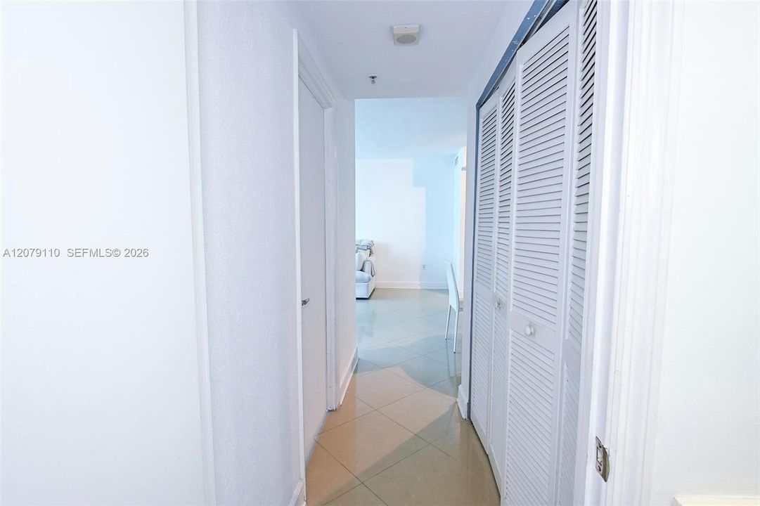 For Rent: $2,500 (1 beds, 1 baths, 825 Square Feet)