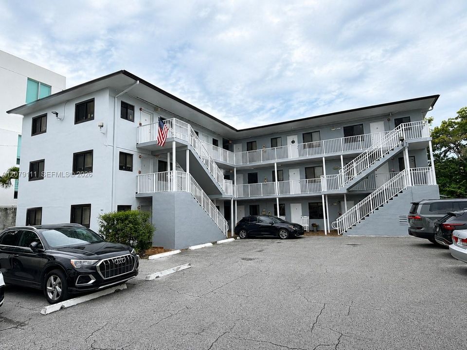 For Rent: $1,850 (1 beds, 1 baths, 10206 Square Feet)