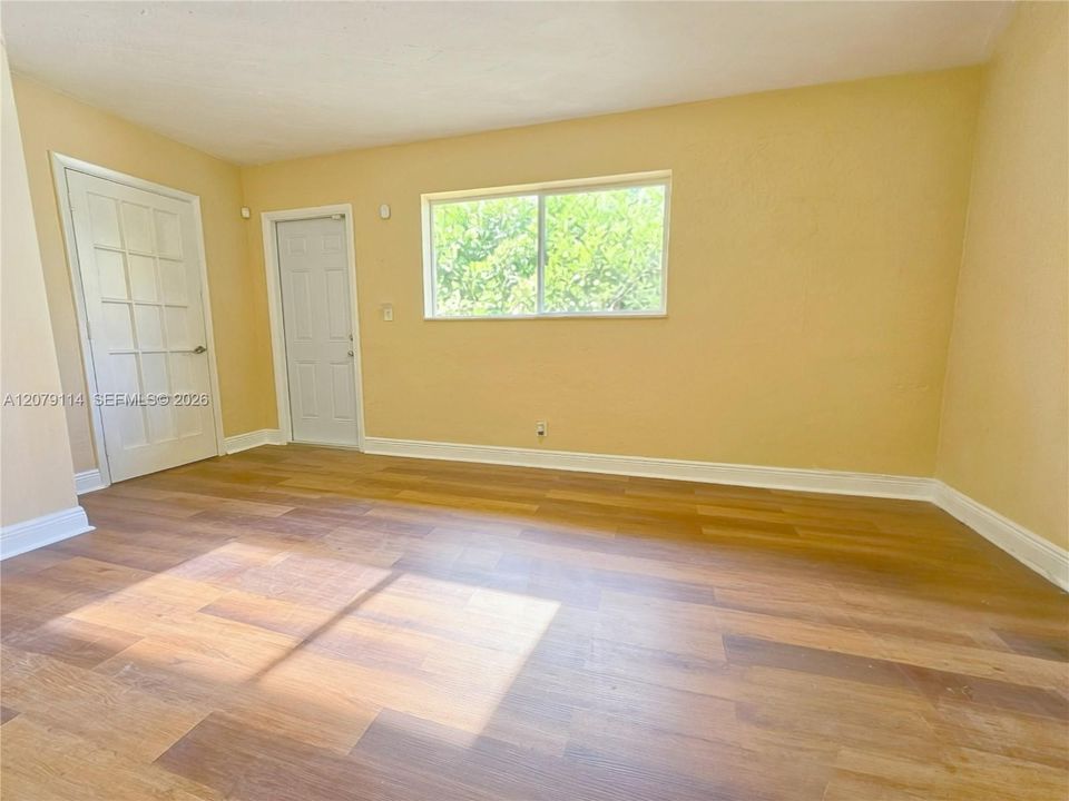 For Rent: $2,600 (3 beds, 2 baths, 1286 Square Feet)