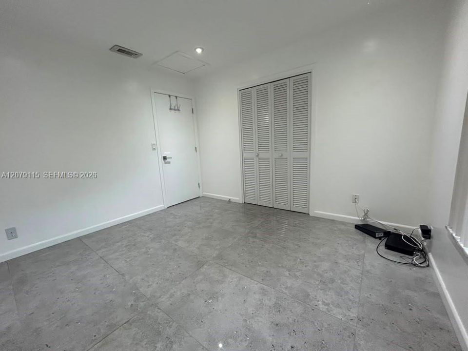 For Rent: $2,500 (2 beds, 2 baths, 960 Square Feet)