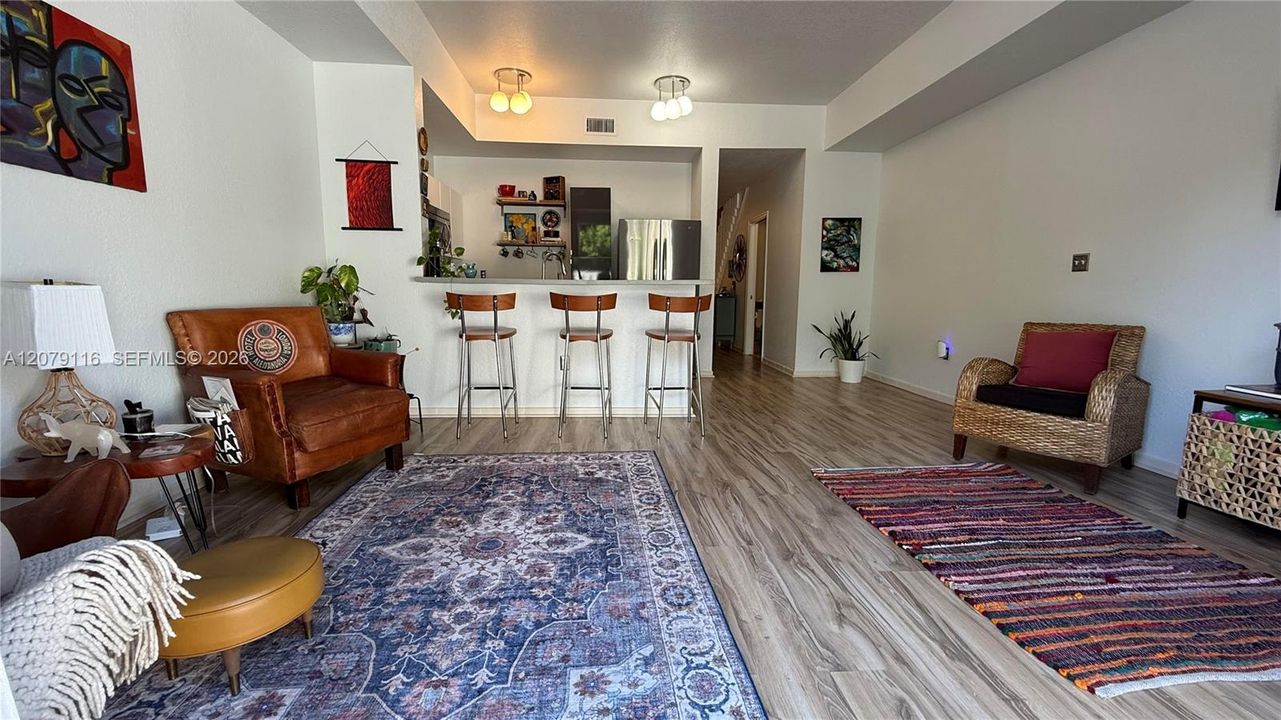 В аренду: $3,700 (3 спален, 2 ванн, 1590 Квадратных фут)