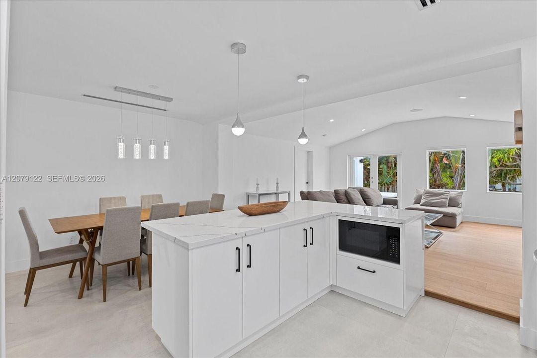 For Sale: $2,000,000 (3 beds, 2 baths, 1786 Square Feet)