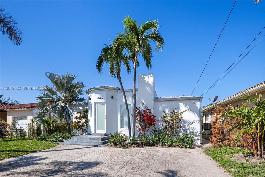 For Sale: $2,000,000 (3 beds, 2 baths, 1786 Square Feet)